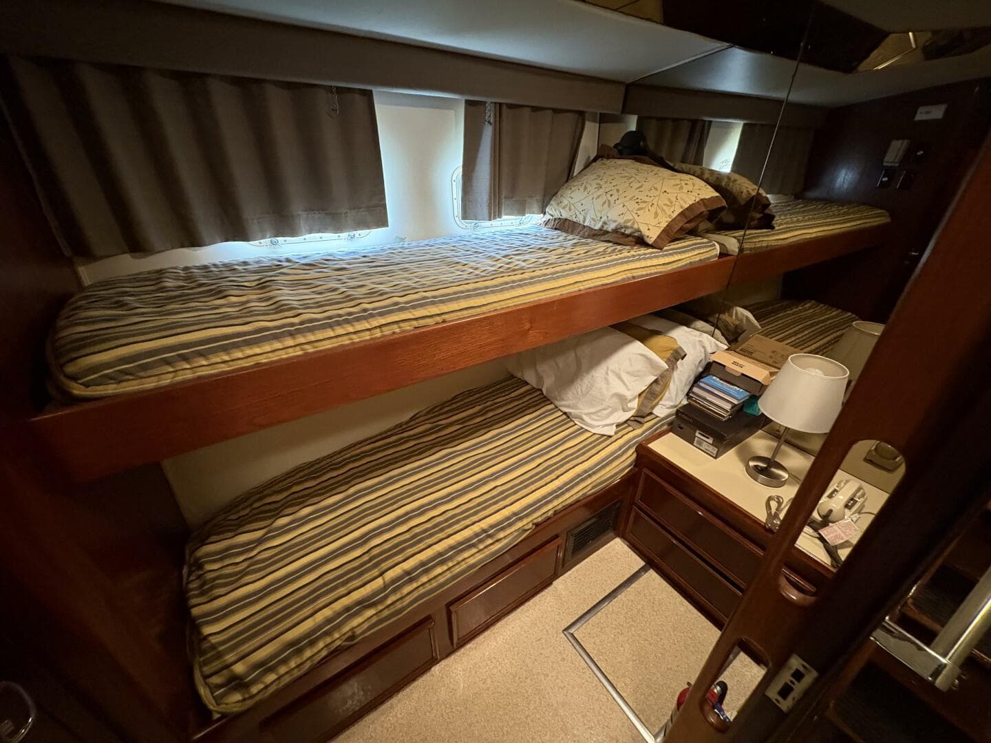 1985 Hatteras 60 Enclosed Bridge