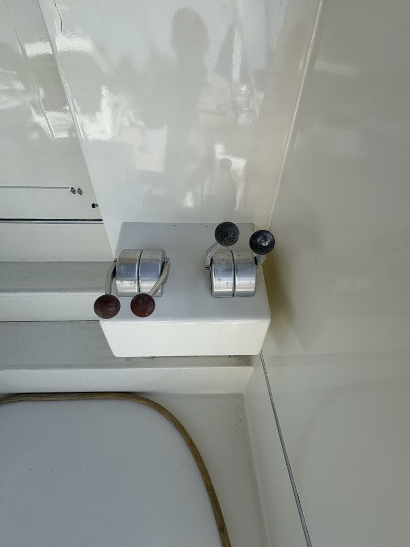 1985 Hatteras 60 Enclosed Bridge