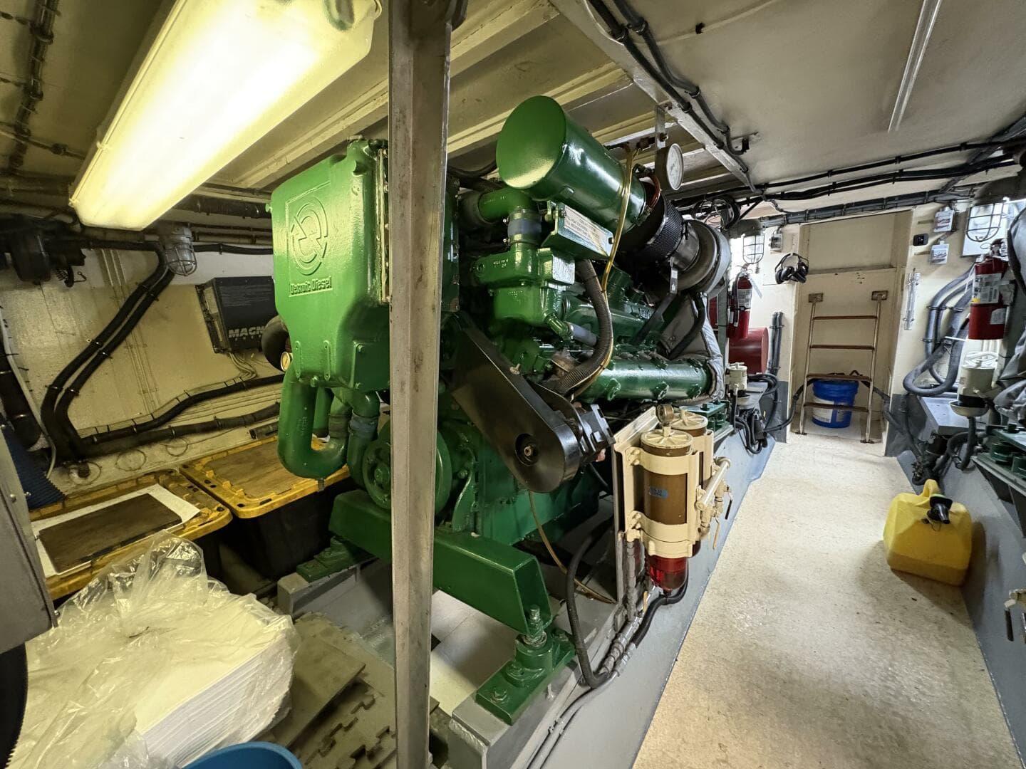 1985 Hatteras 60 Enclosed Bridge