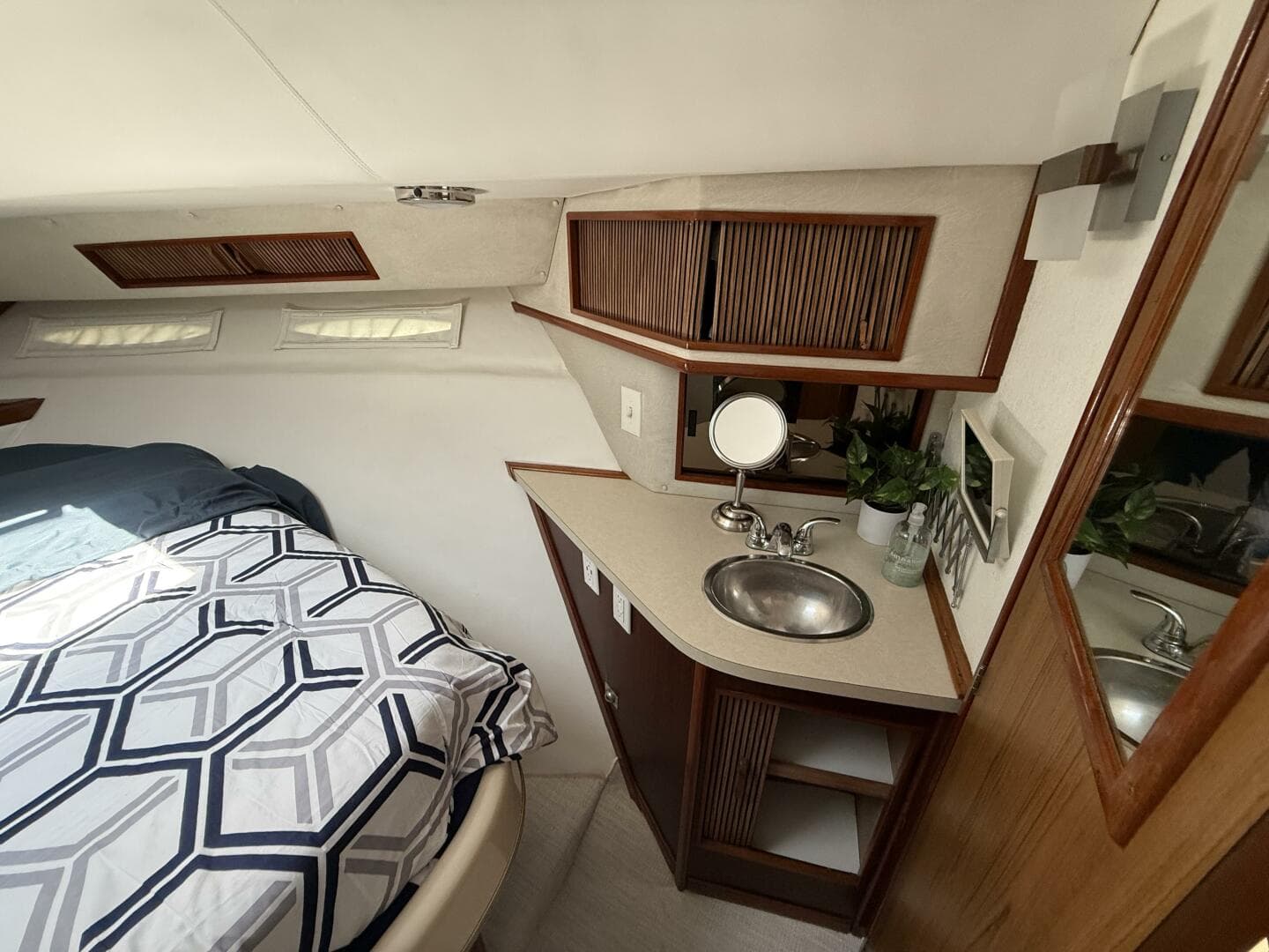 1985 Sea Ray 460 Express Cruiser