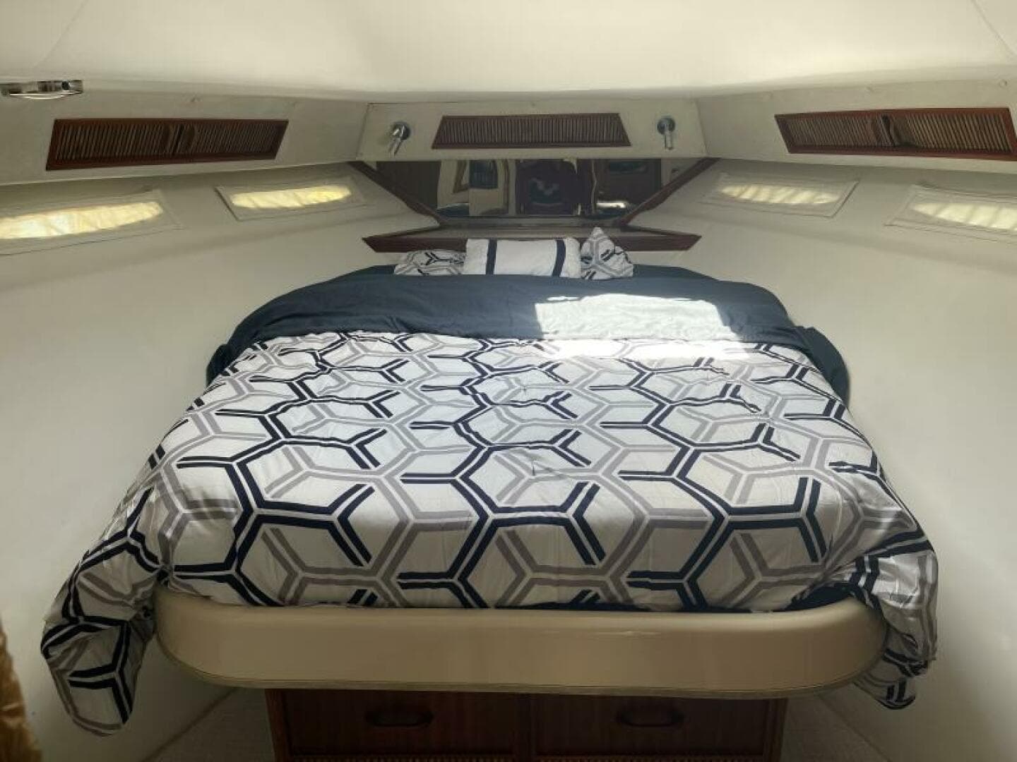 1985 Sea Ray 460 Express Cruiser