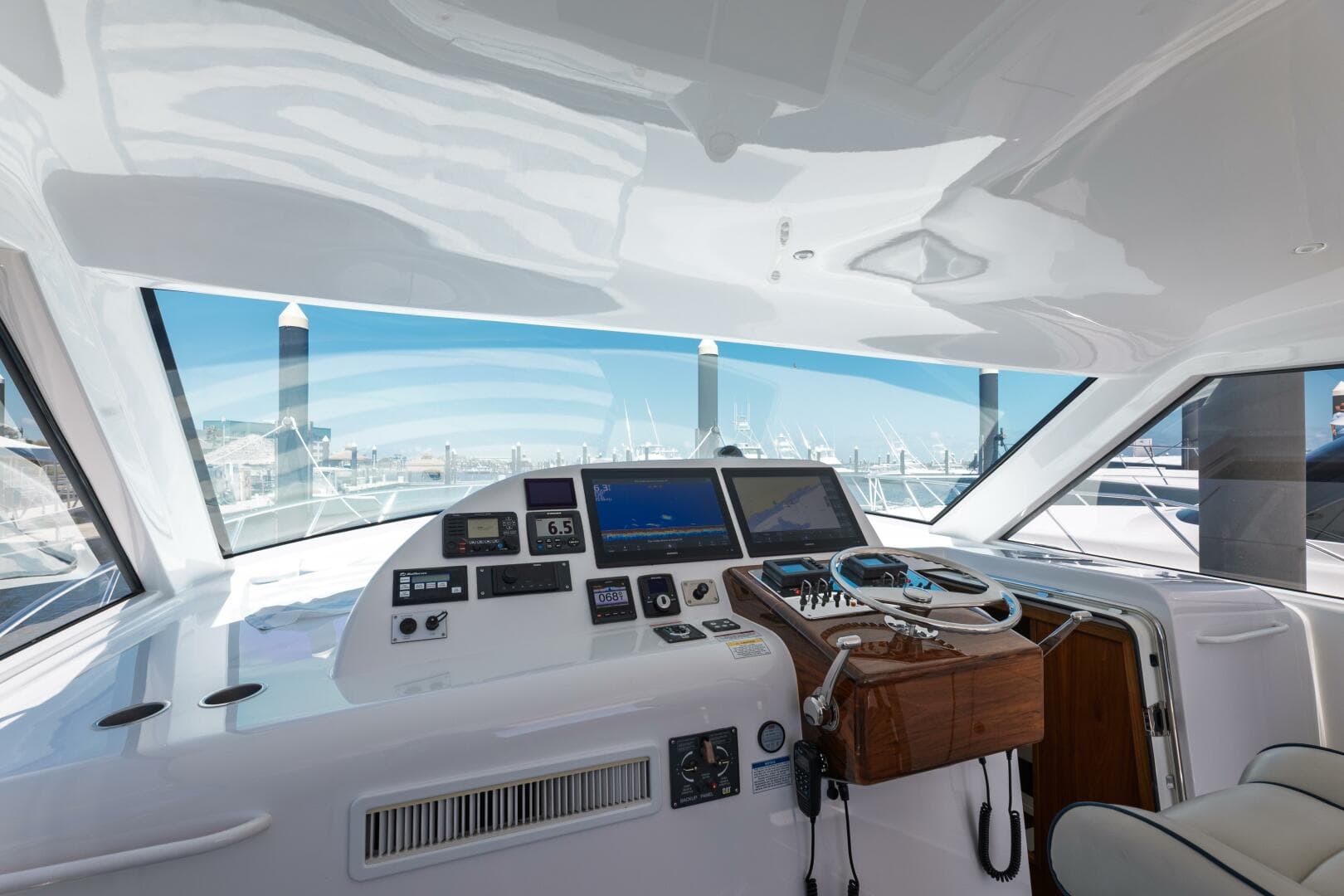 2018 Hatteras GT45X Flybridge