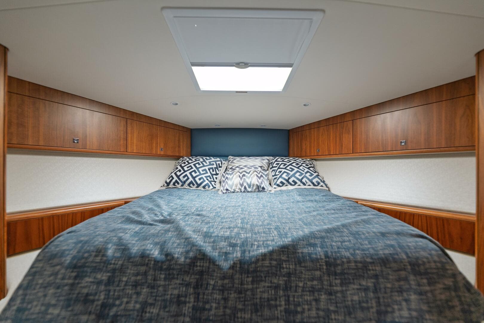 2018 Hatteras GT45X Flybridge