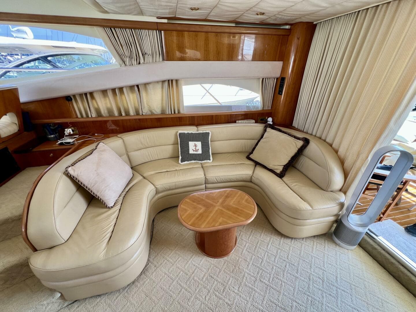 2000 Viking Princess 52 Flybridge
