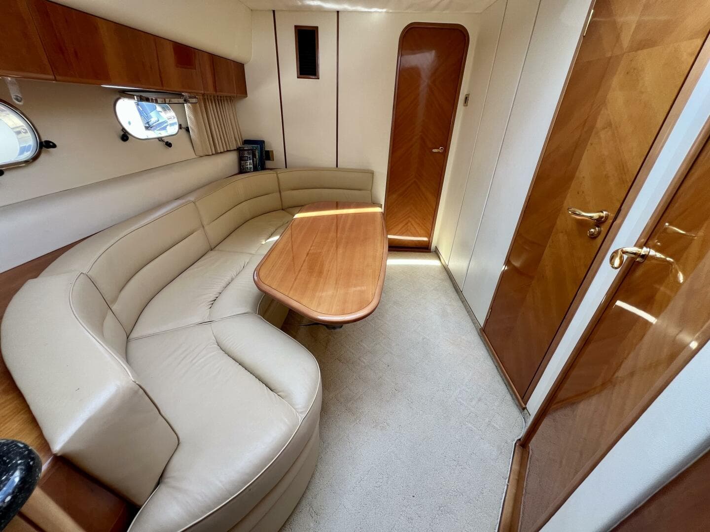 2000 Viking Princess 52 Flybridge