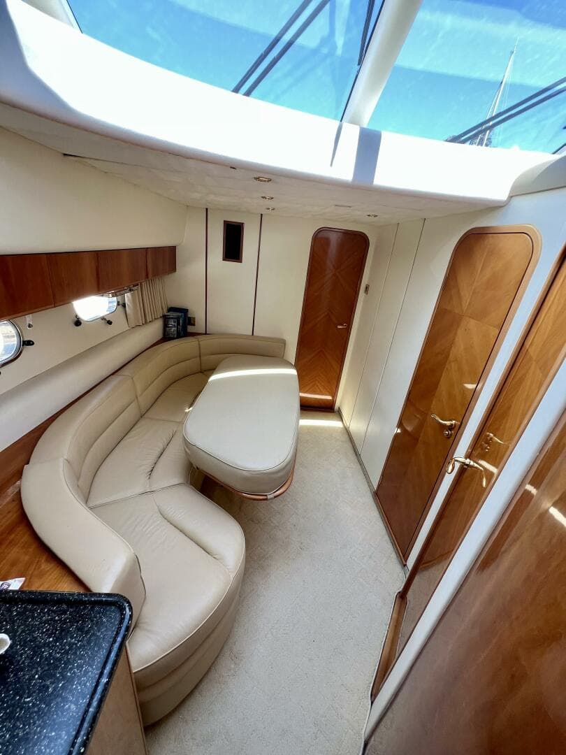 2000 Viking Princess 52 Flybridge