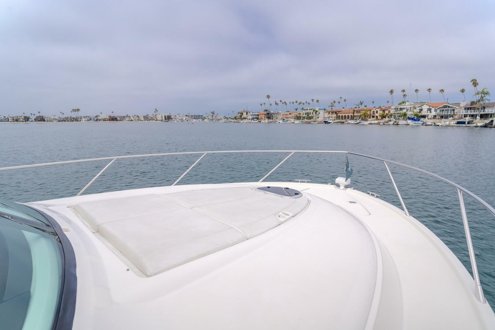 2018 Tiara Yachts F44 Flybridge