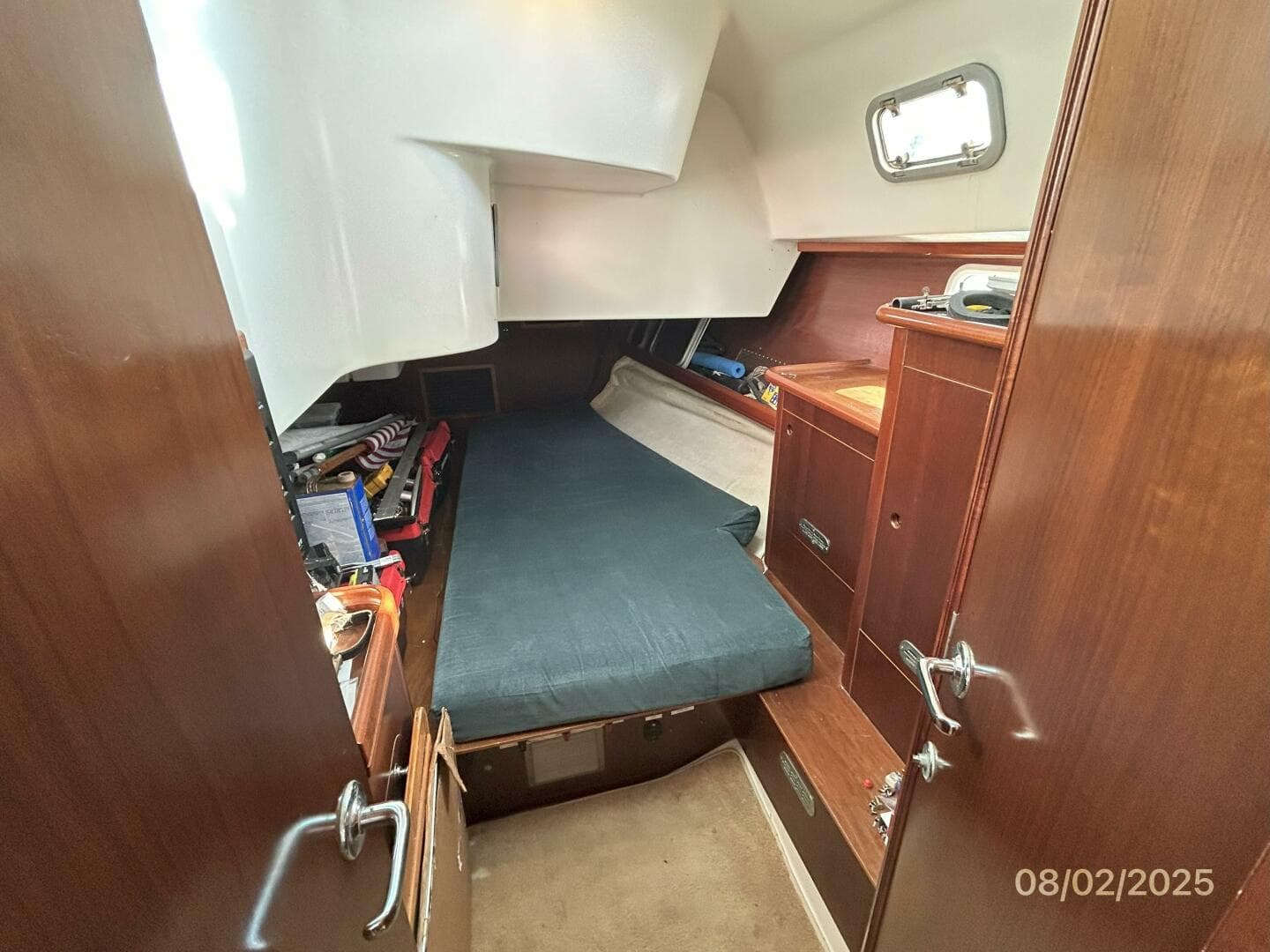 46' Beneteau aft stateroom