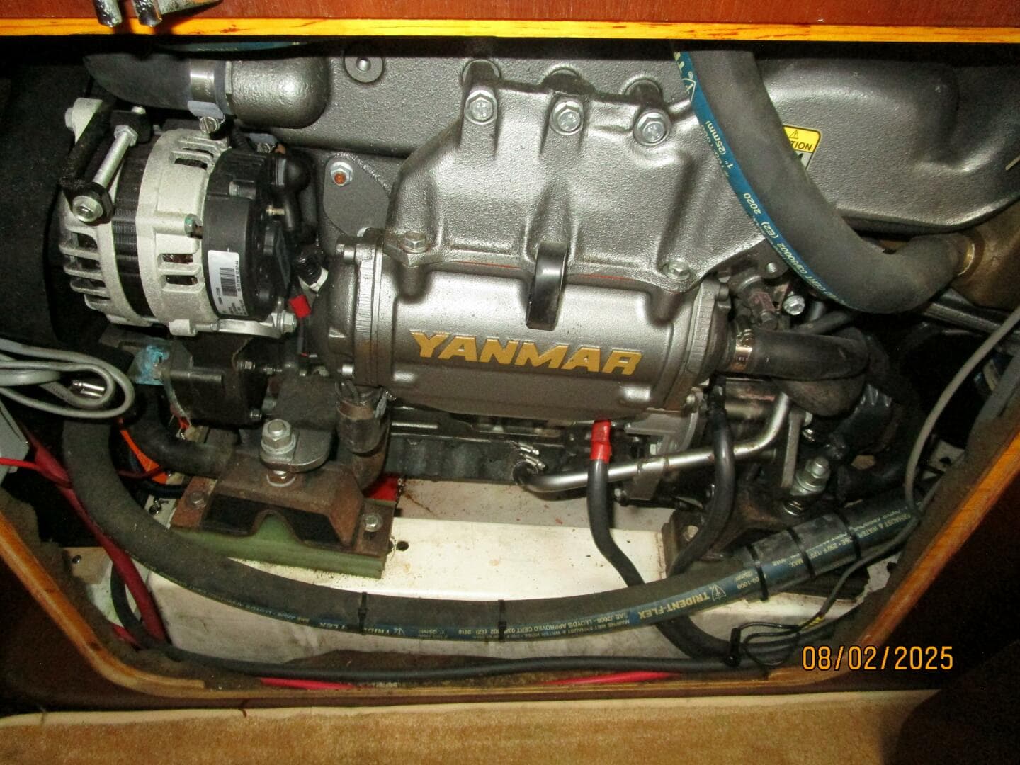 46' Beneteau auxiliary access3