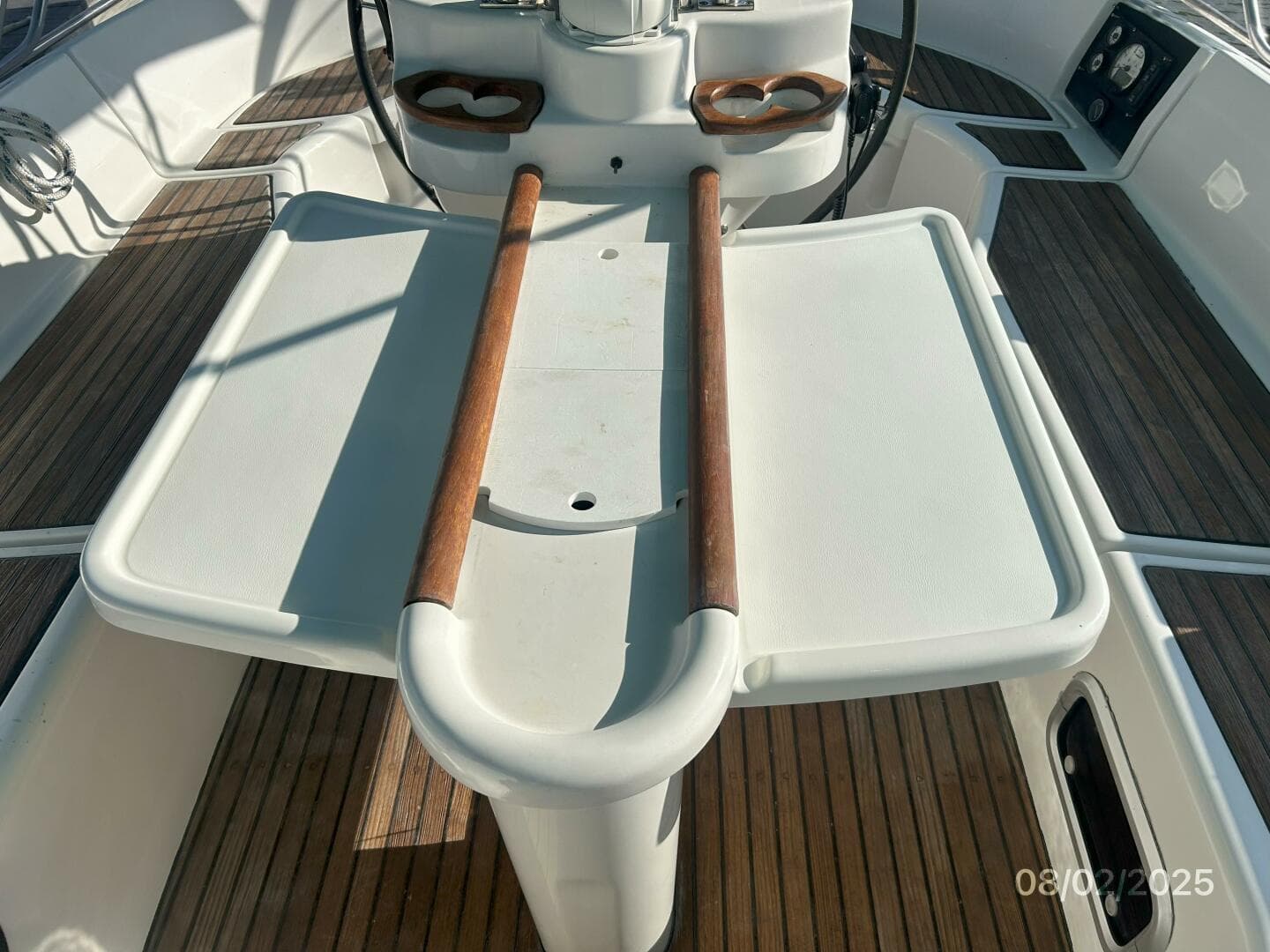 46' Beneteau cockpit table