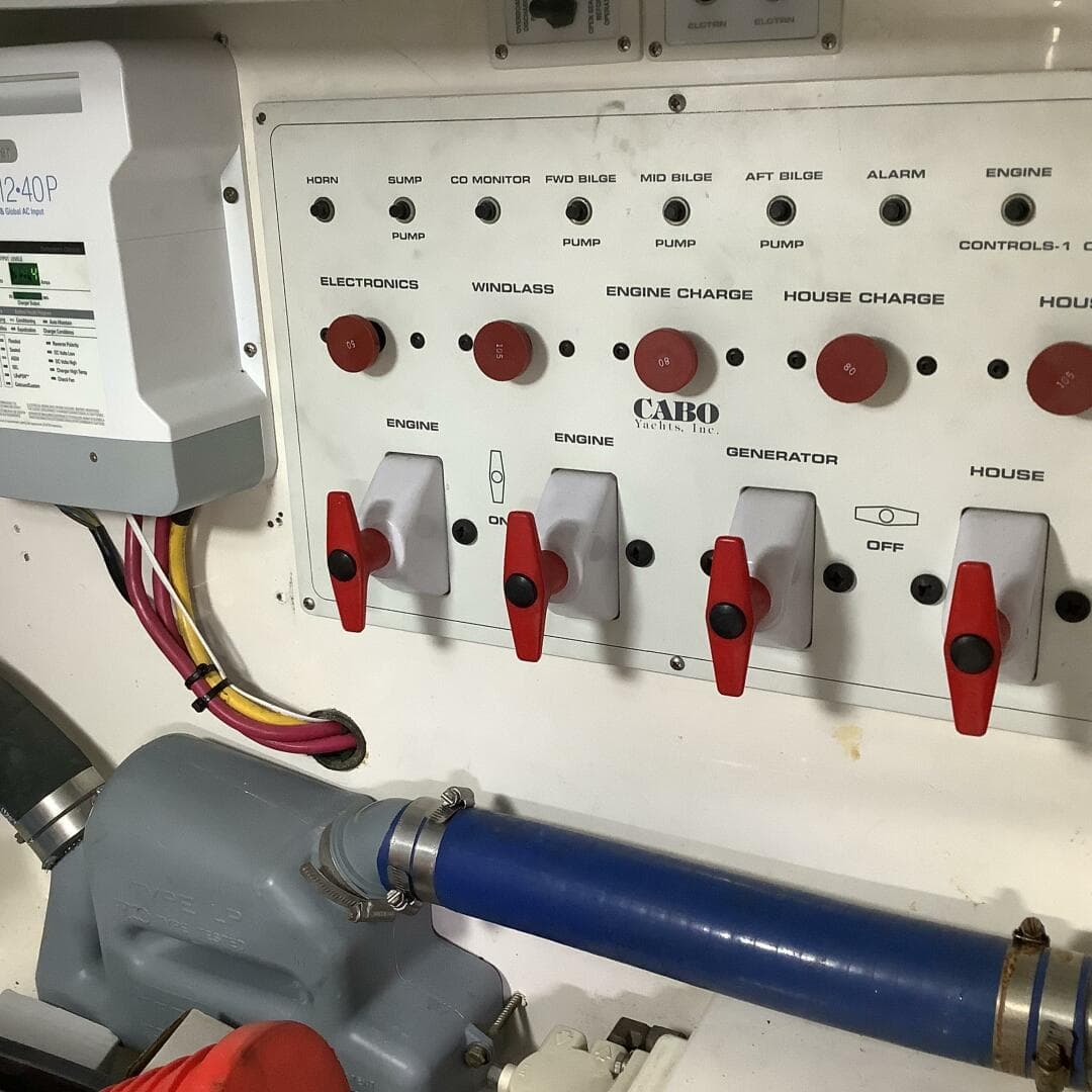 2006 Cabo 35 Flybridge Sportfish