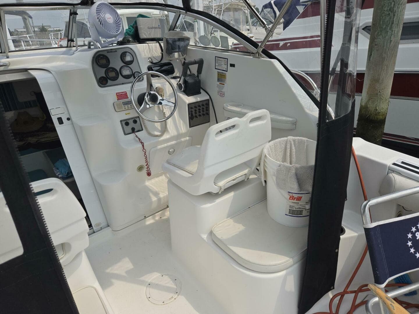 2000 Wellcraft 230 Coastal