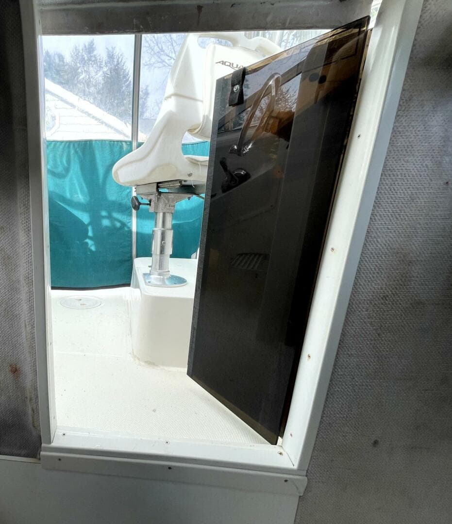 2001 Aquasport 250 Explorer