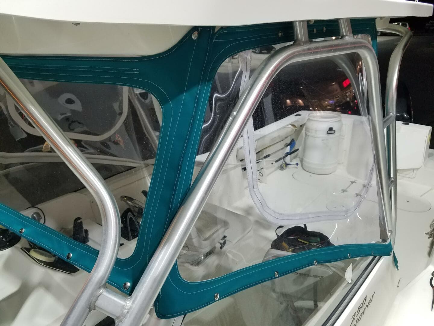 2001 Aquasport 250 Explorer