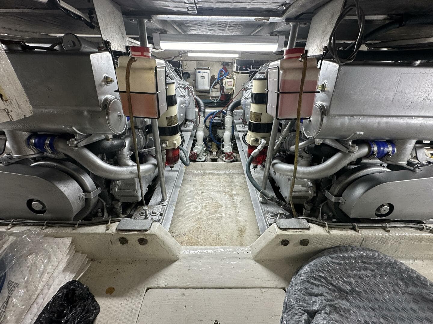 1990 Viking 43 Convertible