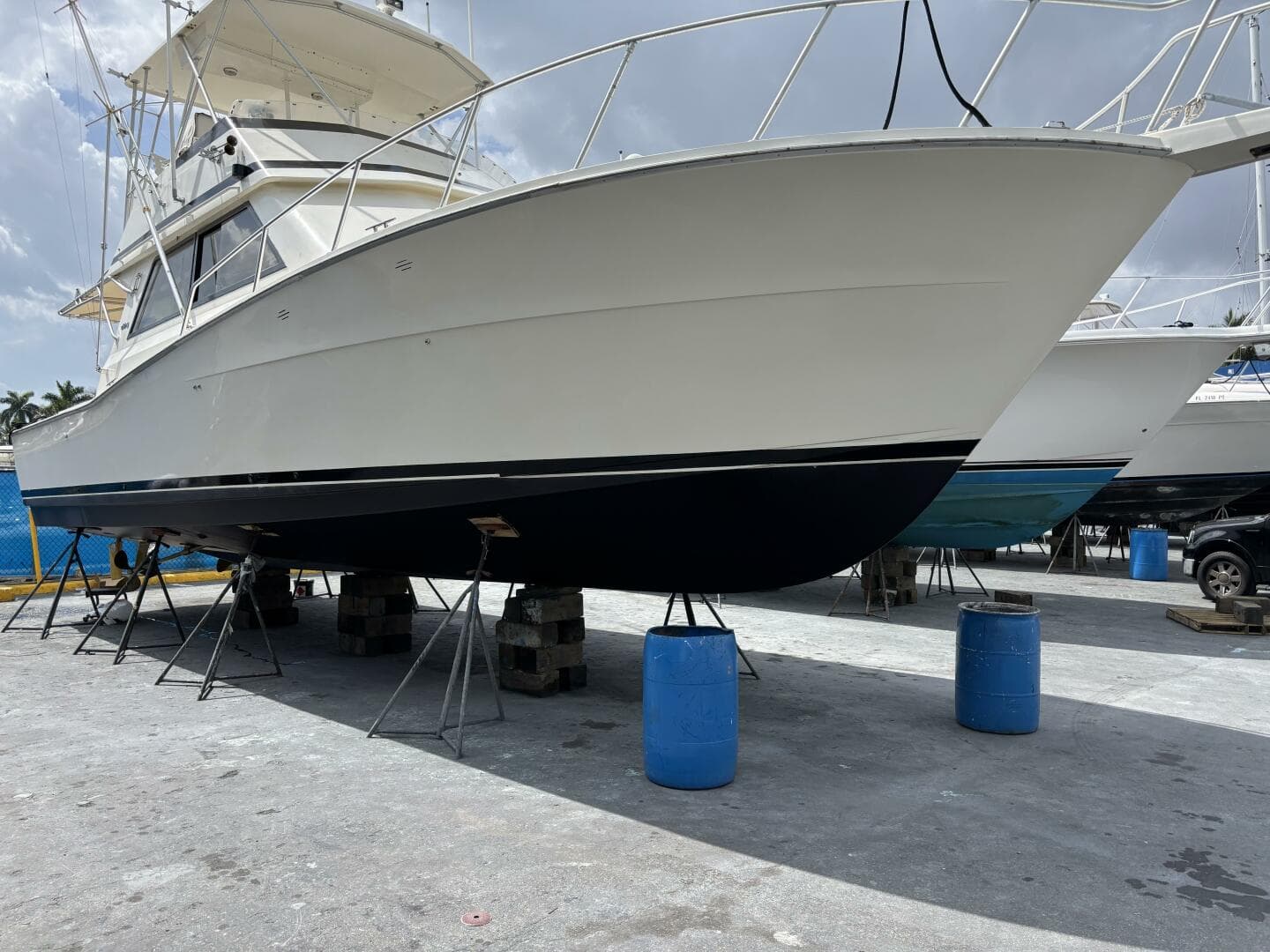 1990 Viking 43 Convertible