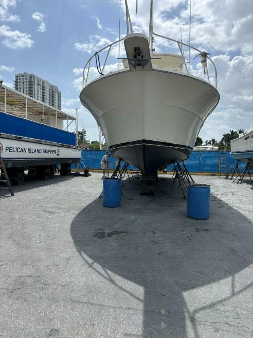 1990 Viking 43 Convertible