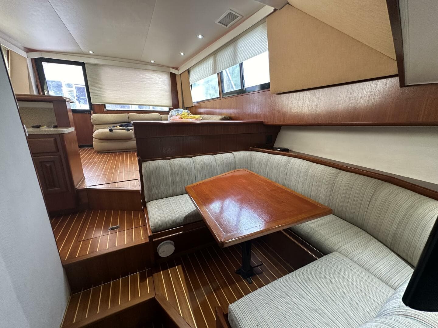 1990 Viking 43 Convertible