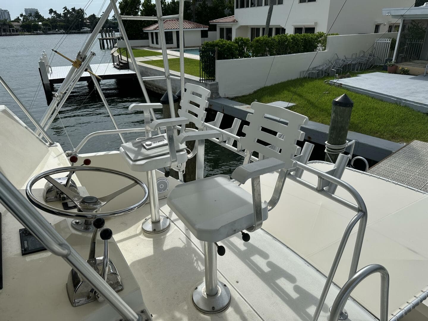 1990 Viking 43 Convertible