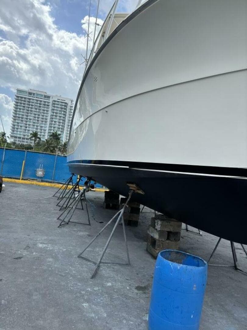 1990 Viking 43 Convertible