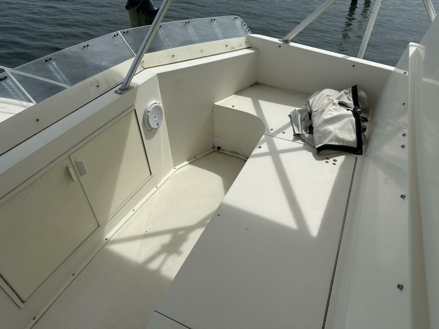 1990 Viking 43 Convertible