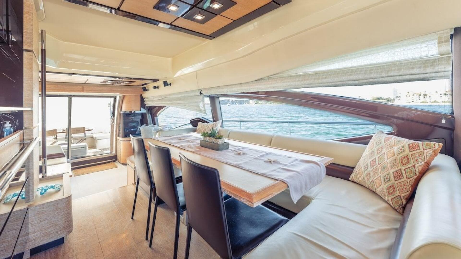 2012 Azimut Evolution