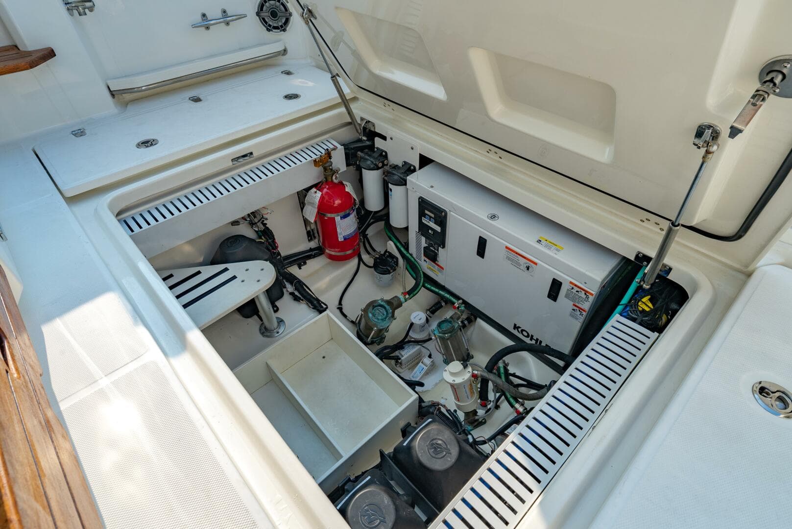 2019 Boston Whaler 350 EX Realm