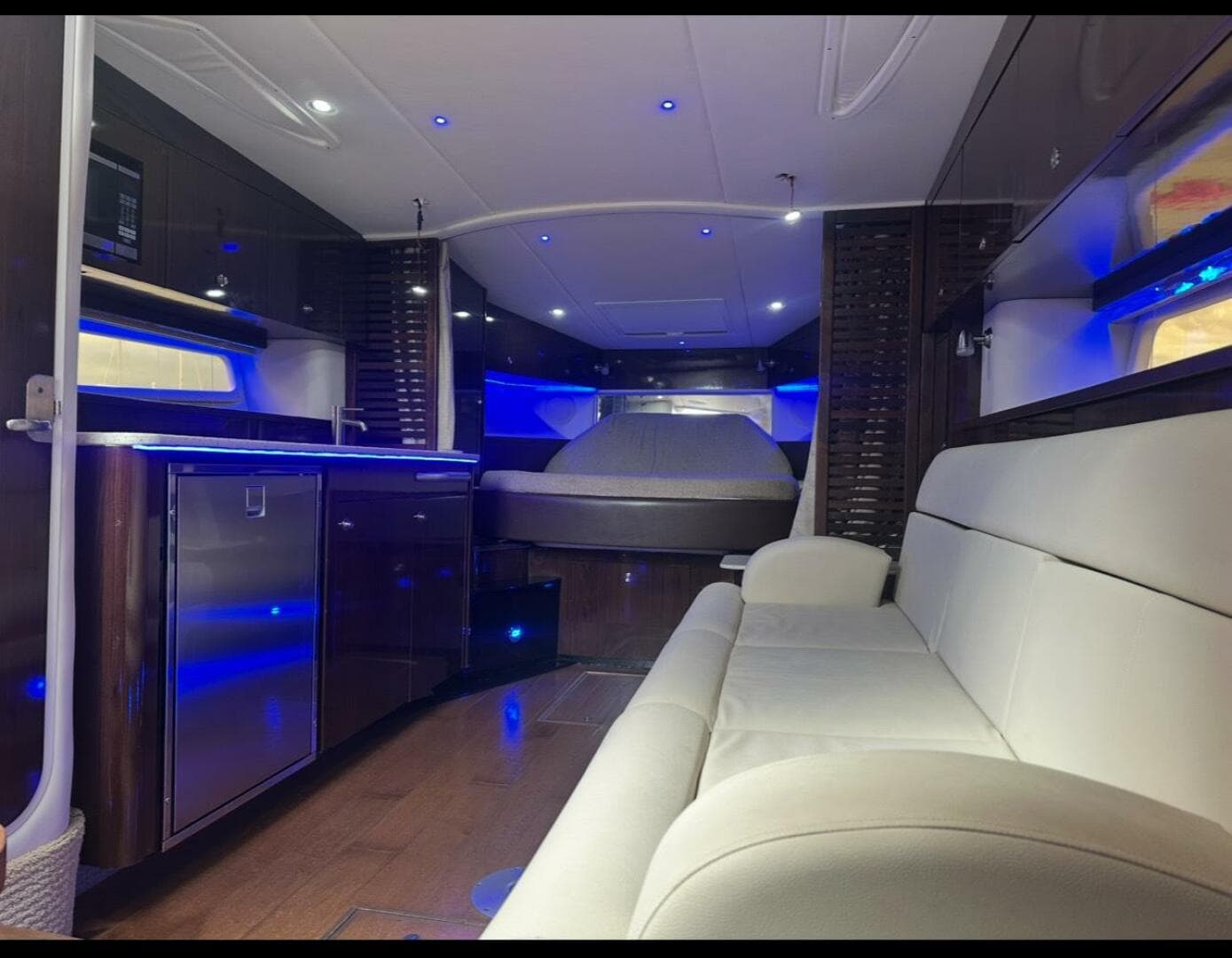 2016 Sea Ray 370 Sundancer