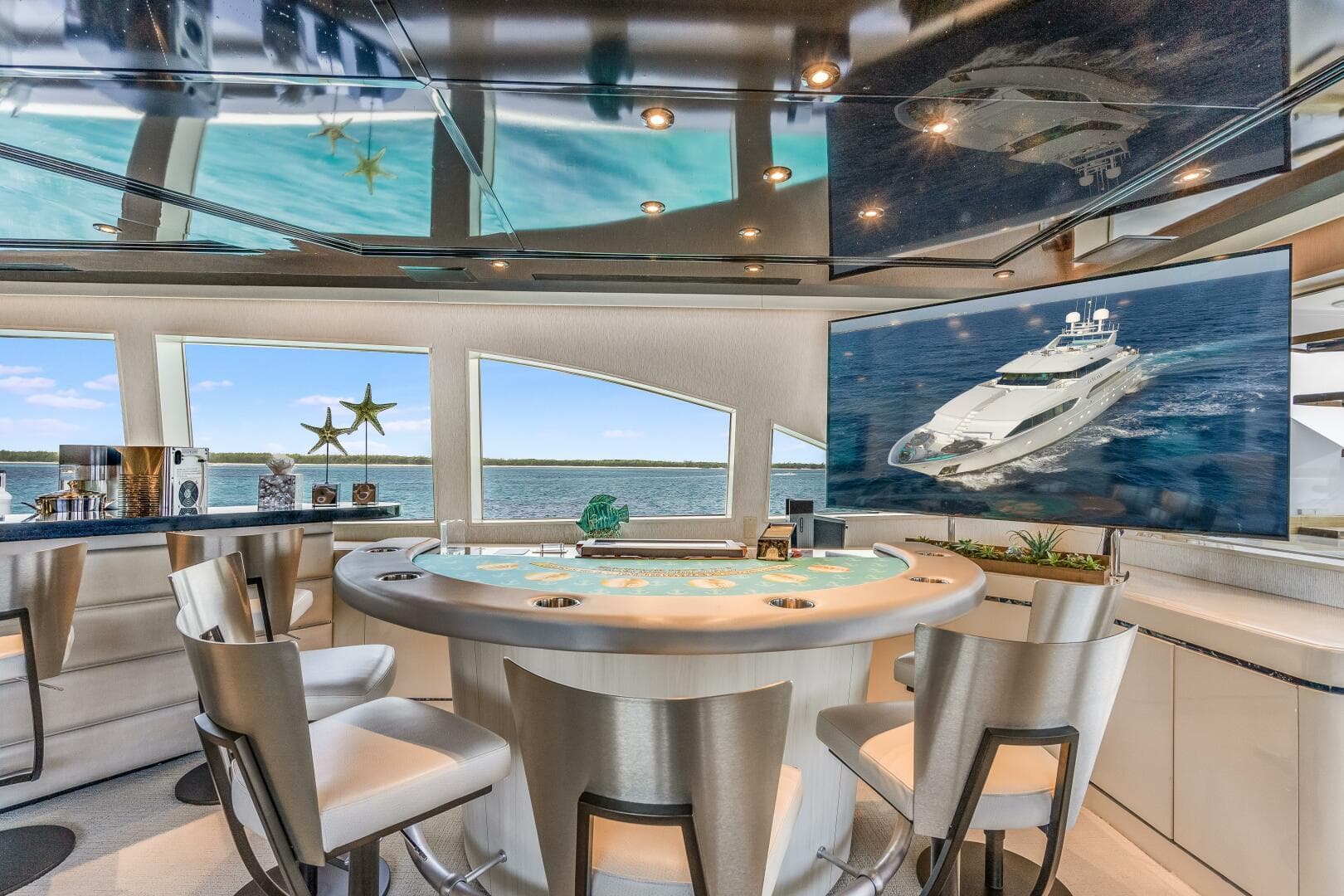 Skylounge Game Table