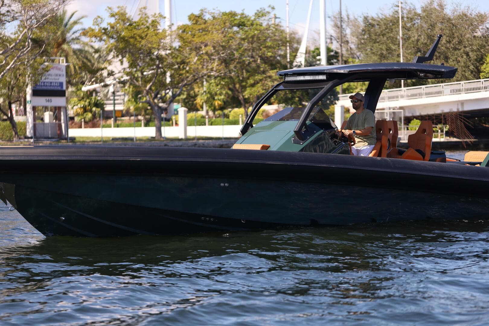 2025 Skipper Green Hull / Camel Upholstery