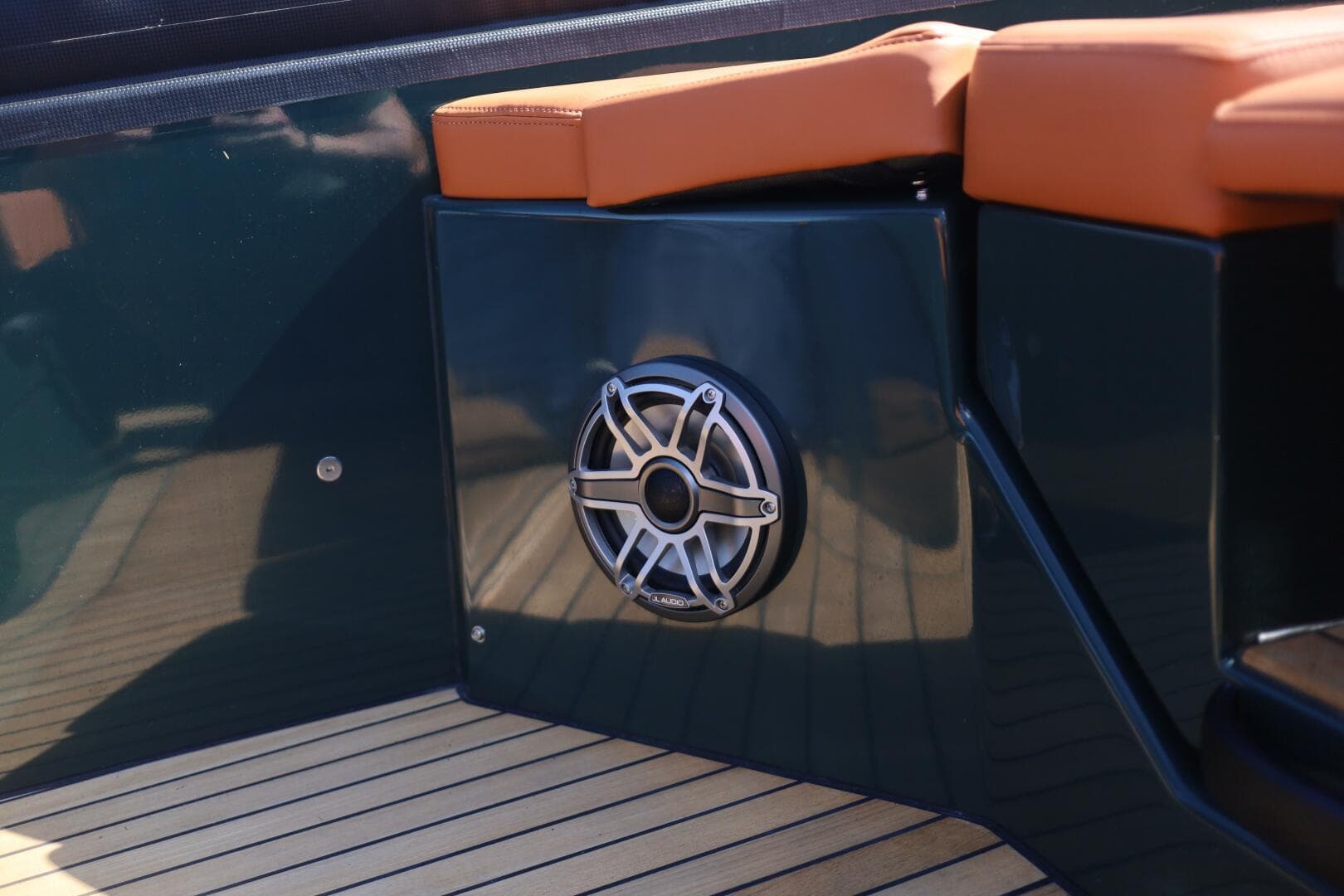 2025 Skipper Green Hull / Camel Upholstery