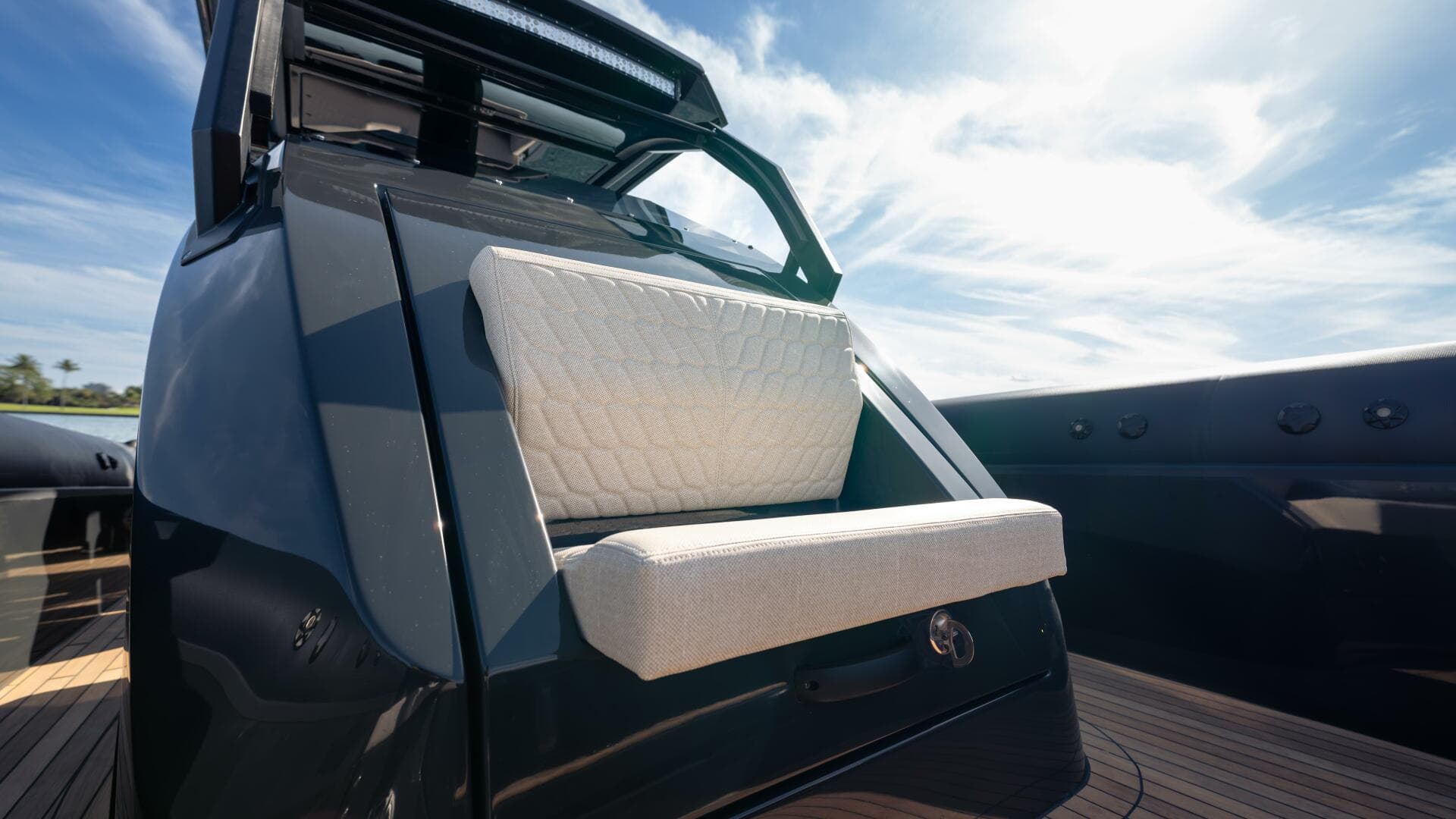 2025 Skipper darkgrey/macadima