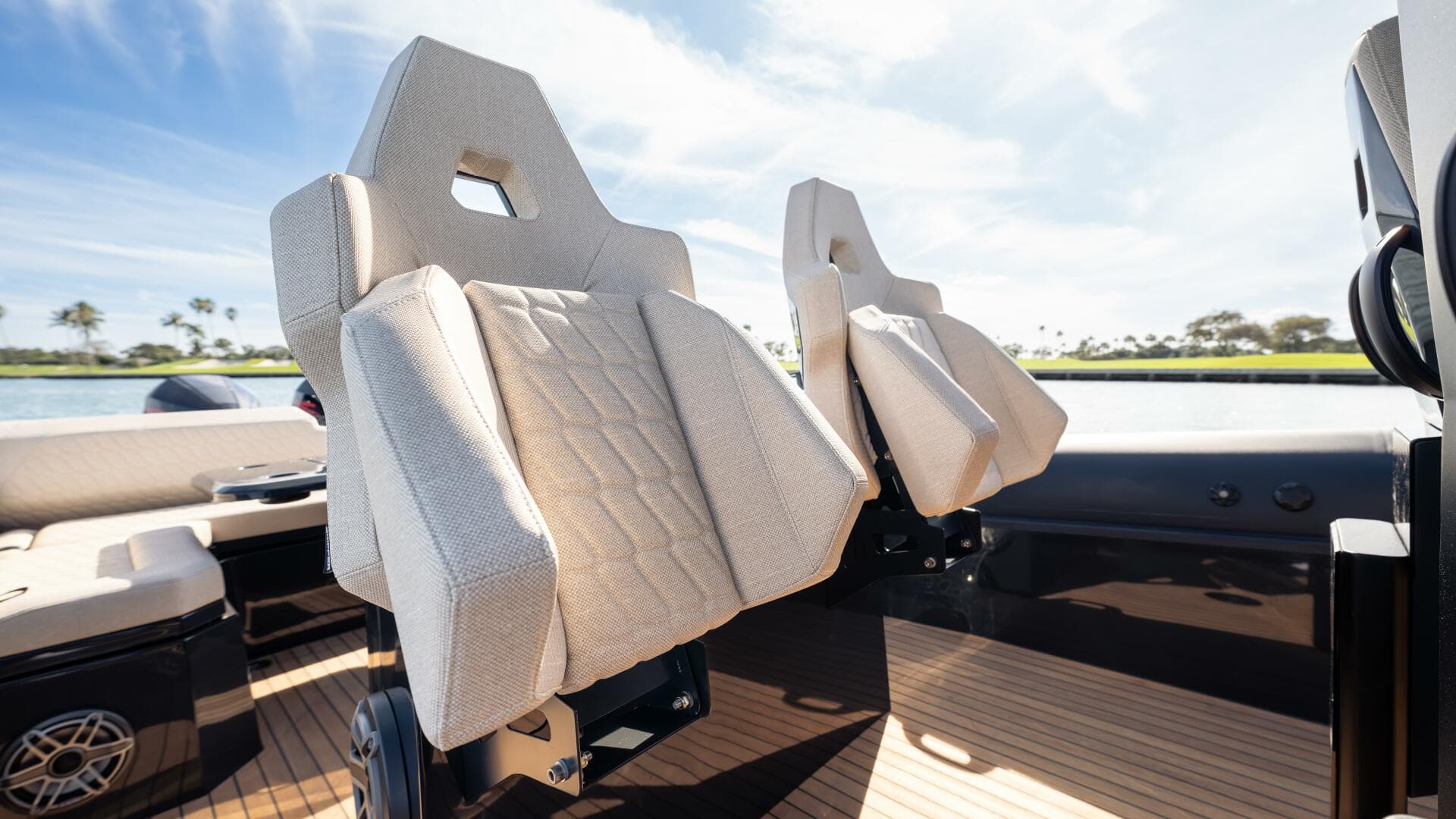 2025 Skipper darkgrey/macadima