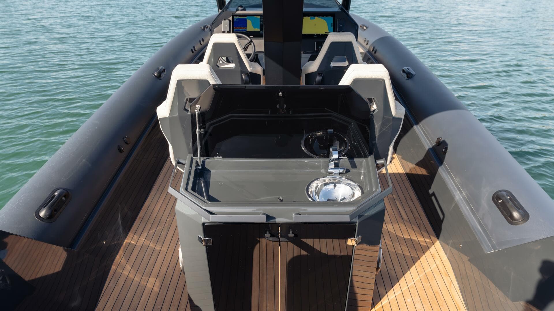 2025 Skipper darkgrey/macadima