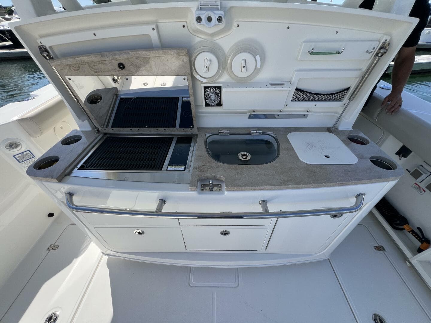 2018 Boston Whaler 38 Outrage - M22