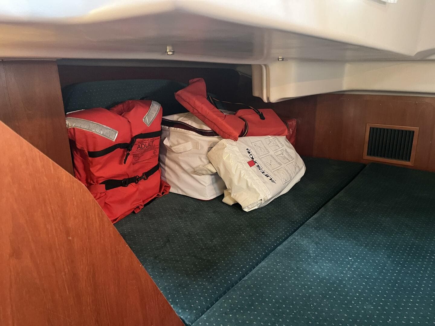 2001 Beneteau Oceanis 381