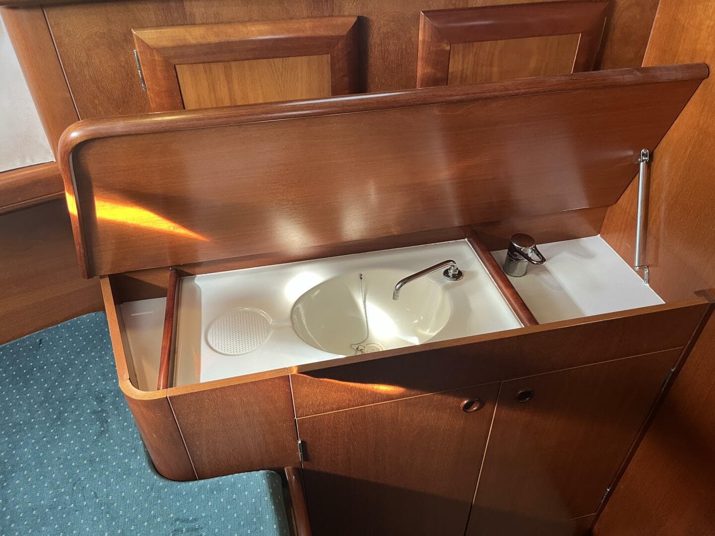 2001 Beneteau Oceanis 381