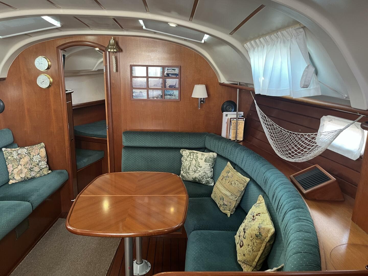 2001 Beneteau Oceanis 381