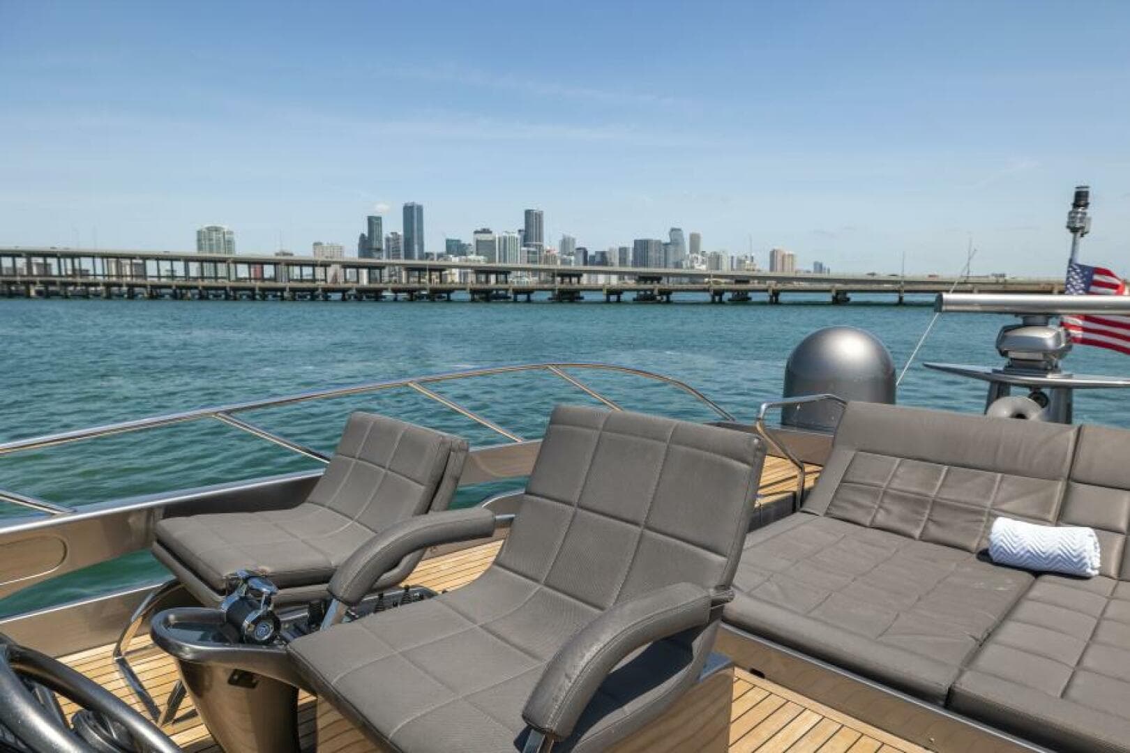 2017 Pershing 82 VHP