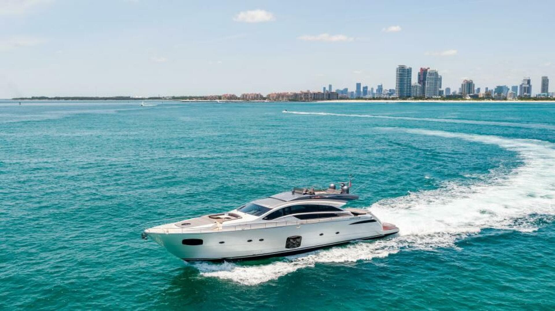 2017 Pershing 82 VHP