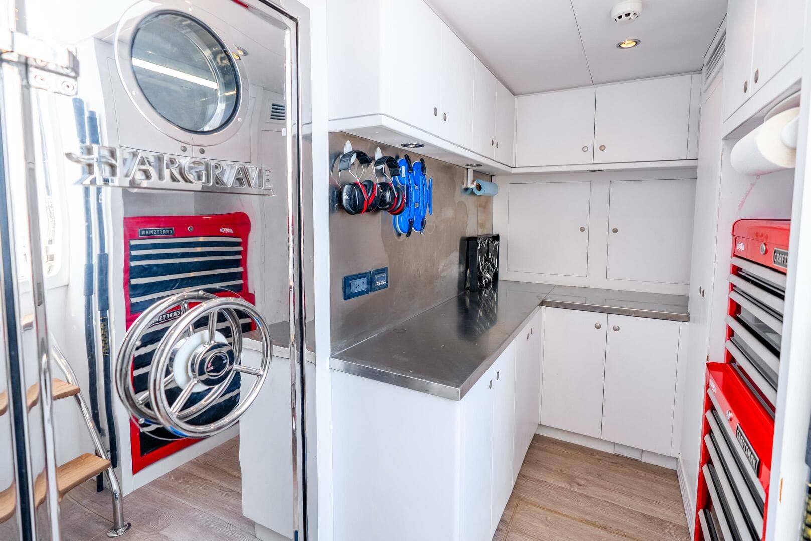 2010 Hargrave Raised Pilothouse