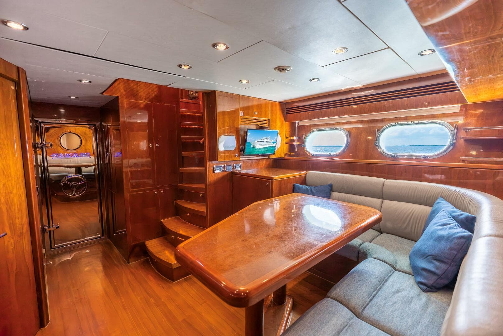 2010 Hargrave Raised Pilothouse