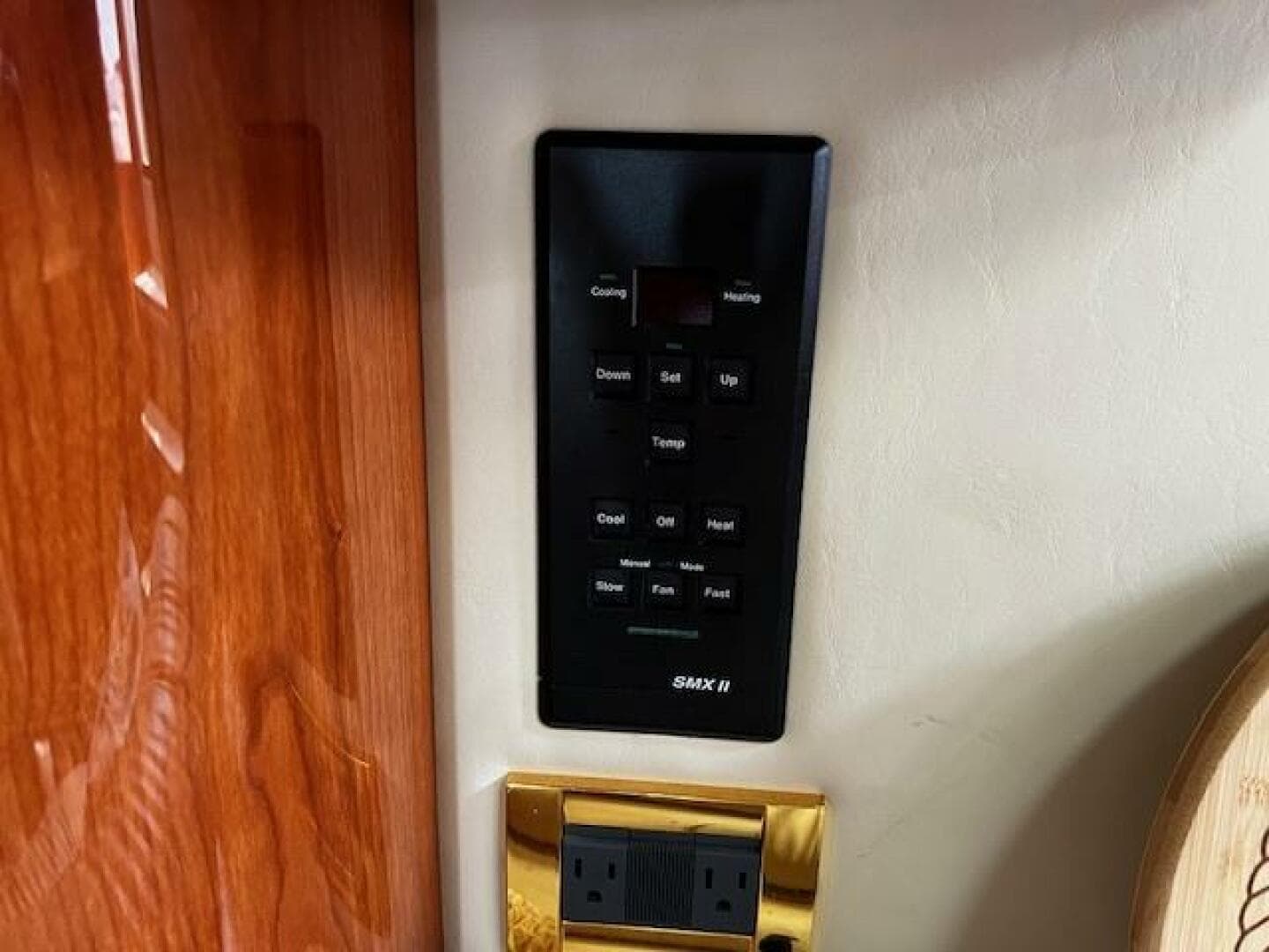 410 salon climate controls