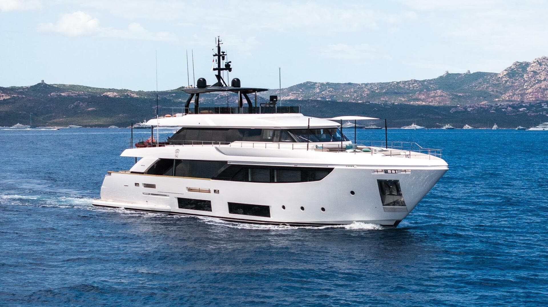 2024 Custom Line Navetta 33