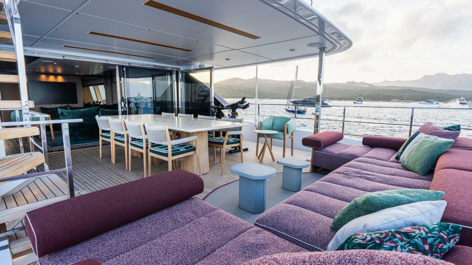 2024 Custom Line Navetta 33