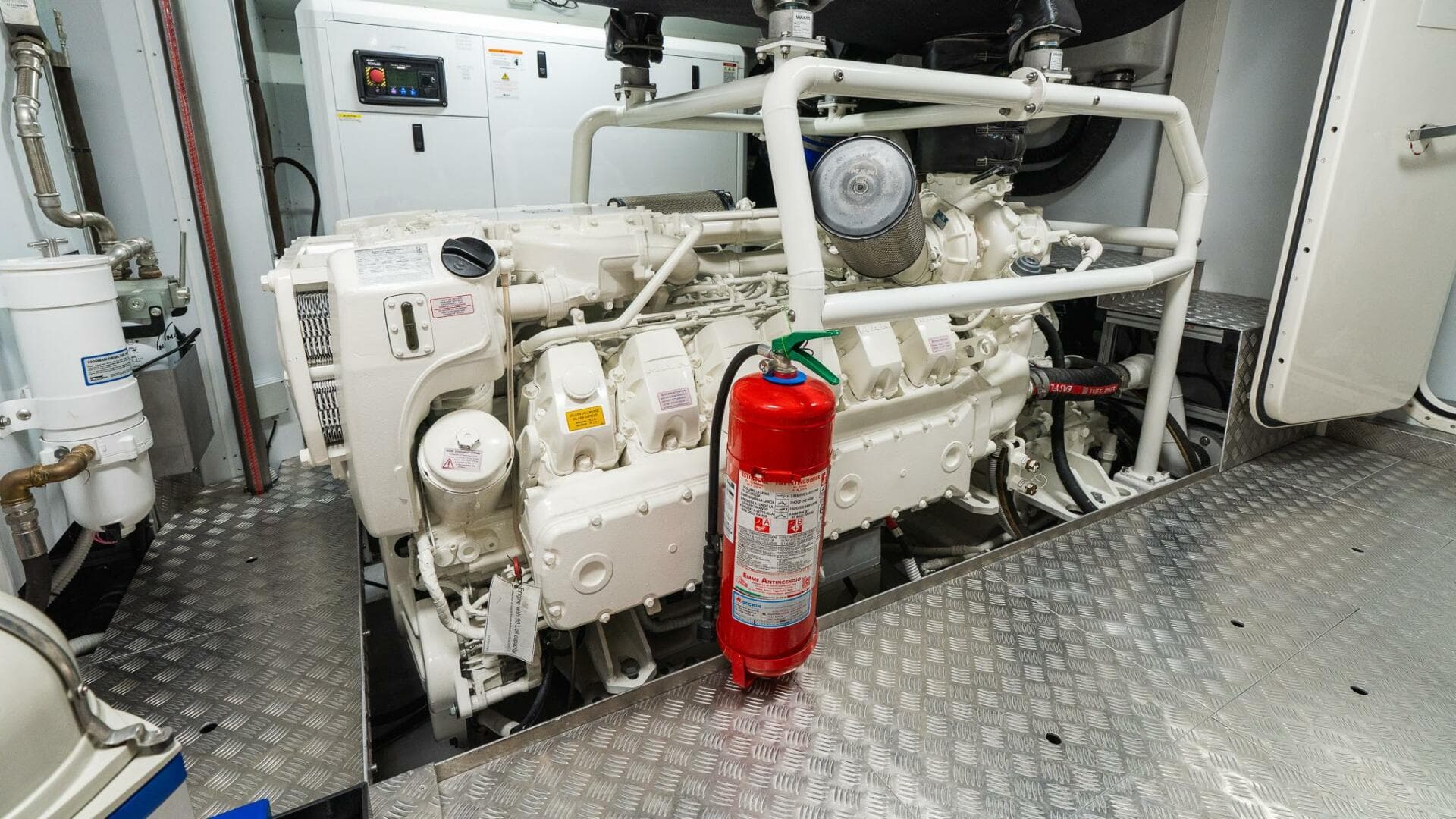 2024 Custom Line Navetta 33