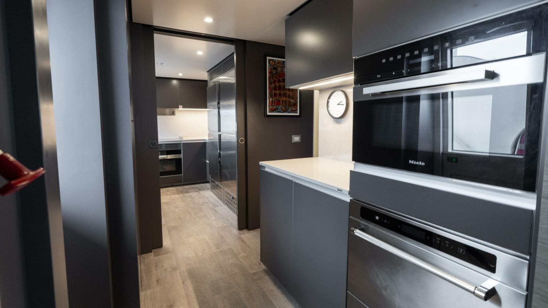 2024 Custom Line Navetta 33