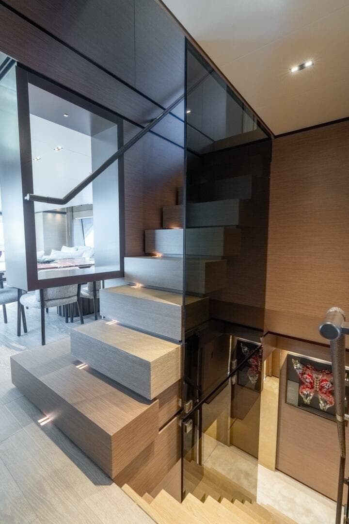 2024 Custom Line Navetta 33