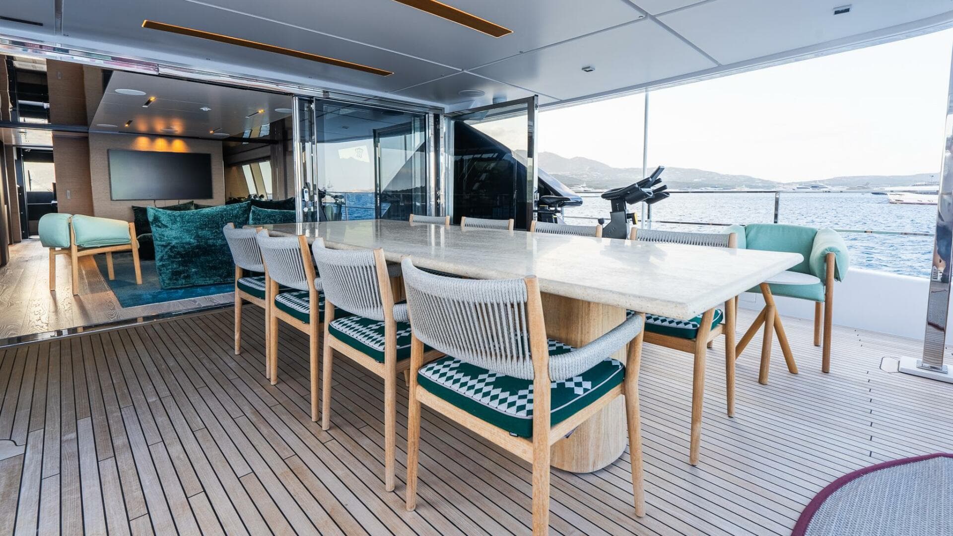 2024 Custom Line Navetta 33