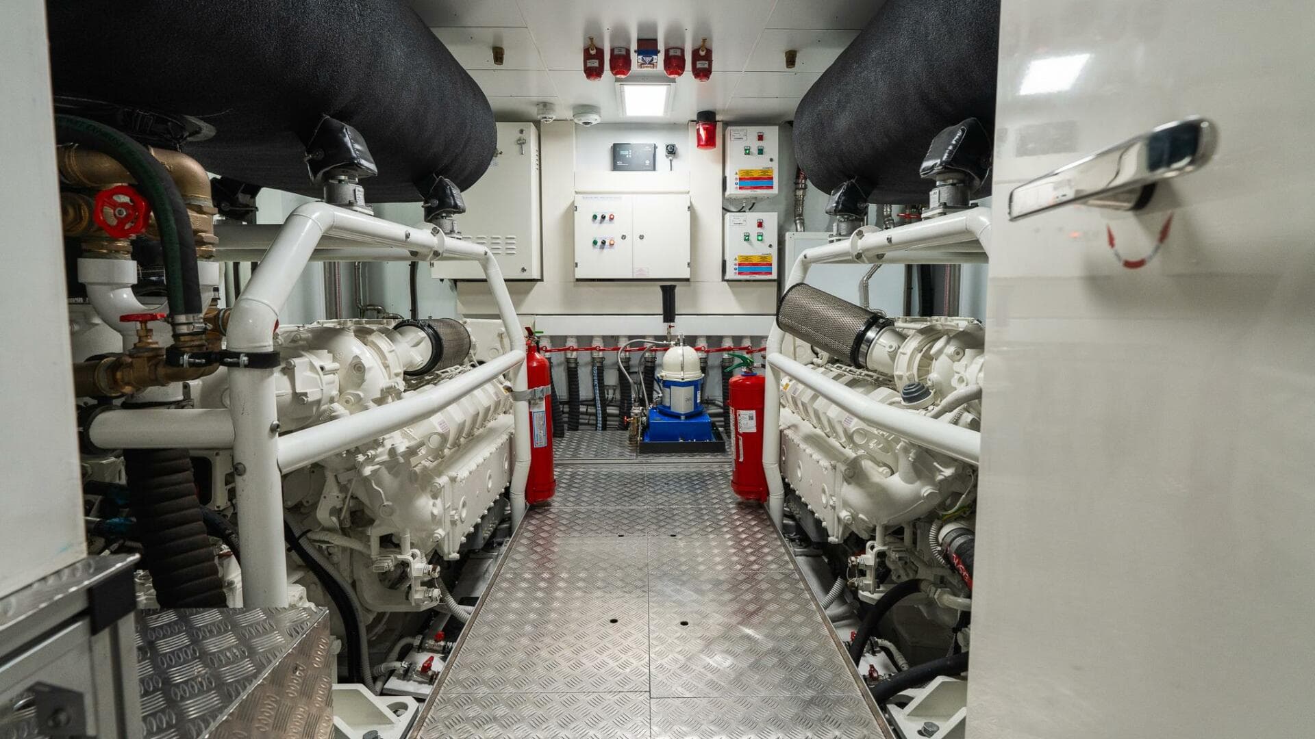 2024 Custom Line Navetta 33